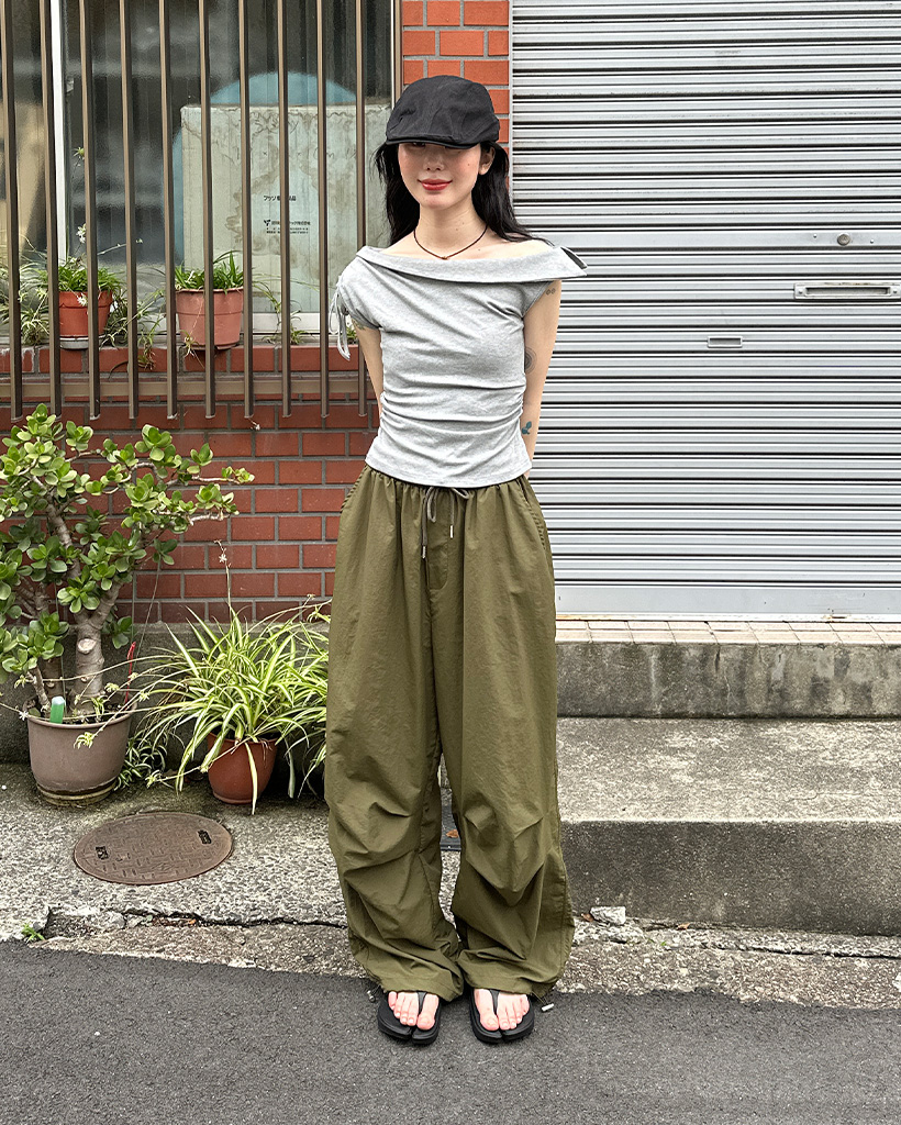 ユニセックス）ナイロンウエストゴムワイドパンツ