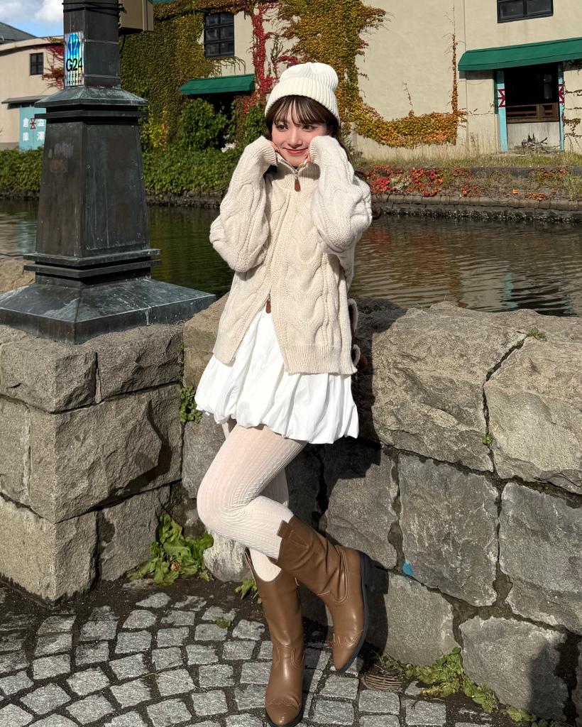 TAYLOR SWIFT クリーム色 セーター ハイネックビックケーブルニットダブルジップセーター | ファッション