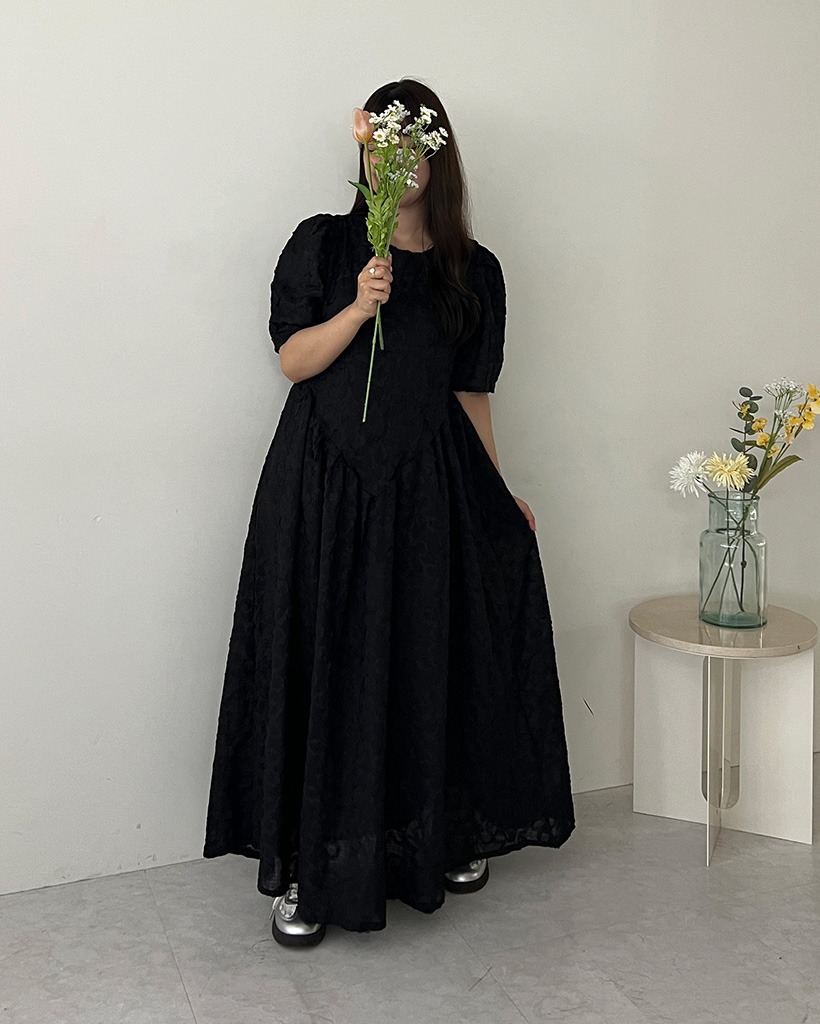 Reformation ワンピース ロング パフスリーブ リネン フラワー Reformation ワンピース ロング パフスリーブ リネン フラワー