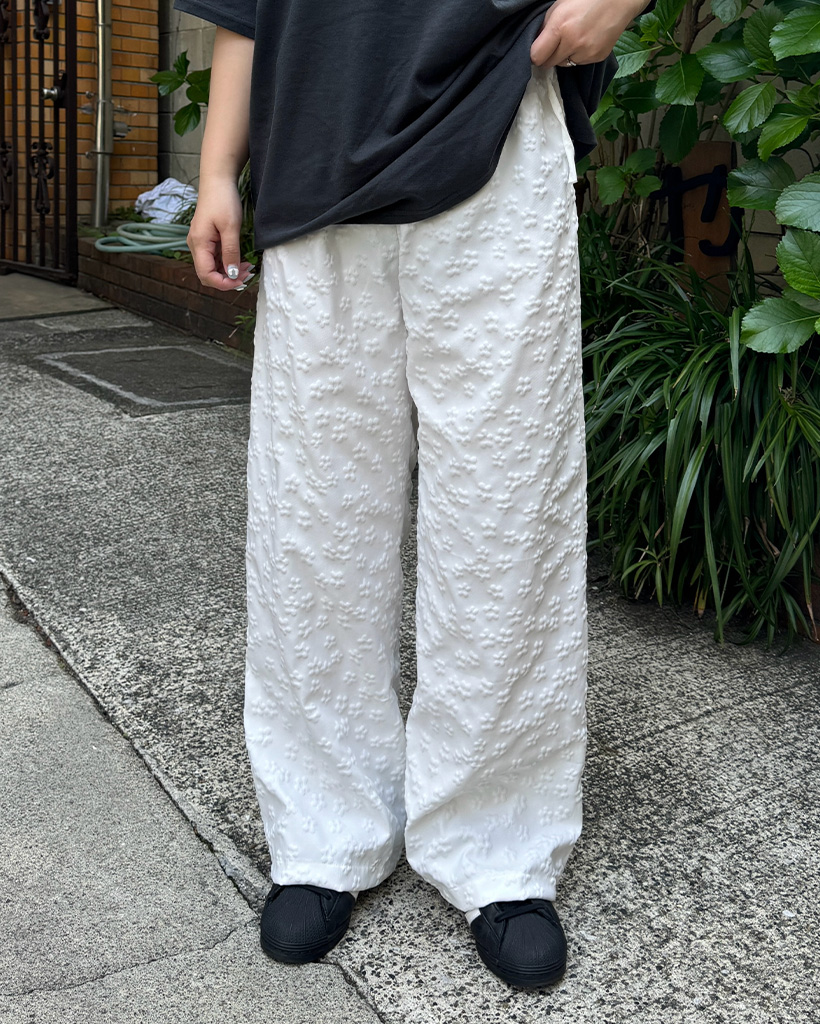 ウエストストリングフラワーエンボスパンツ | ファッション通販