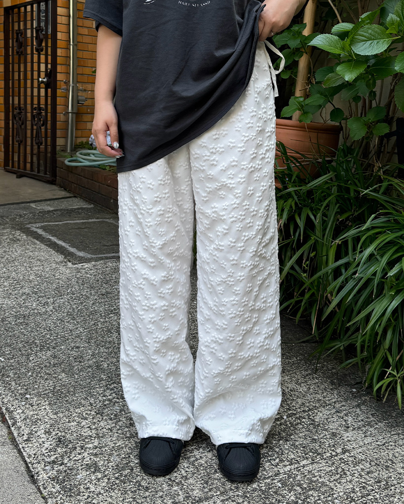 ベルページ ウエストストリングフラワーエンボスパンツ | ファッション通販