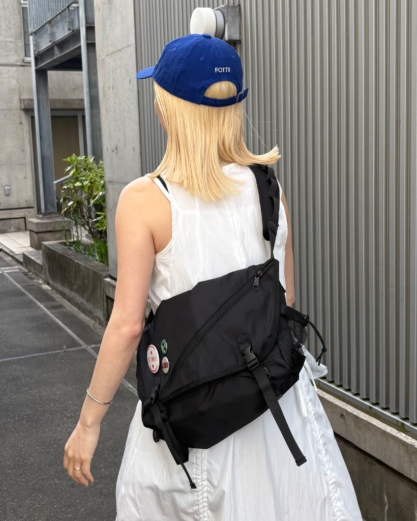 スラッシュジップメッセンジャーバッグ
