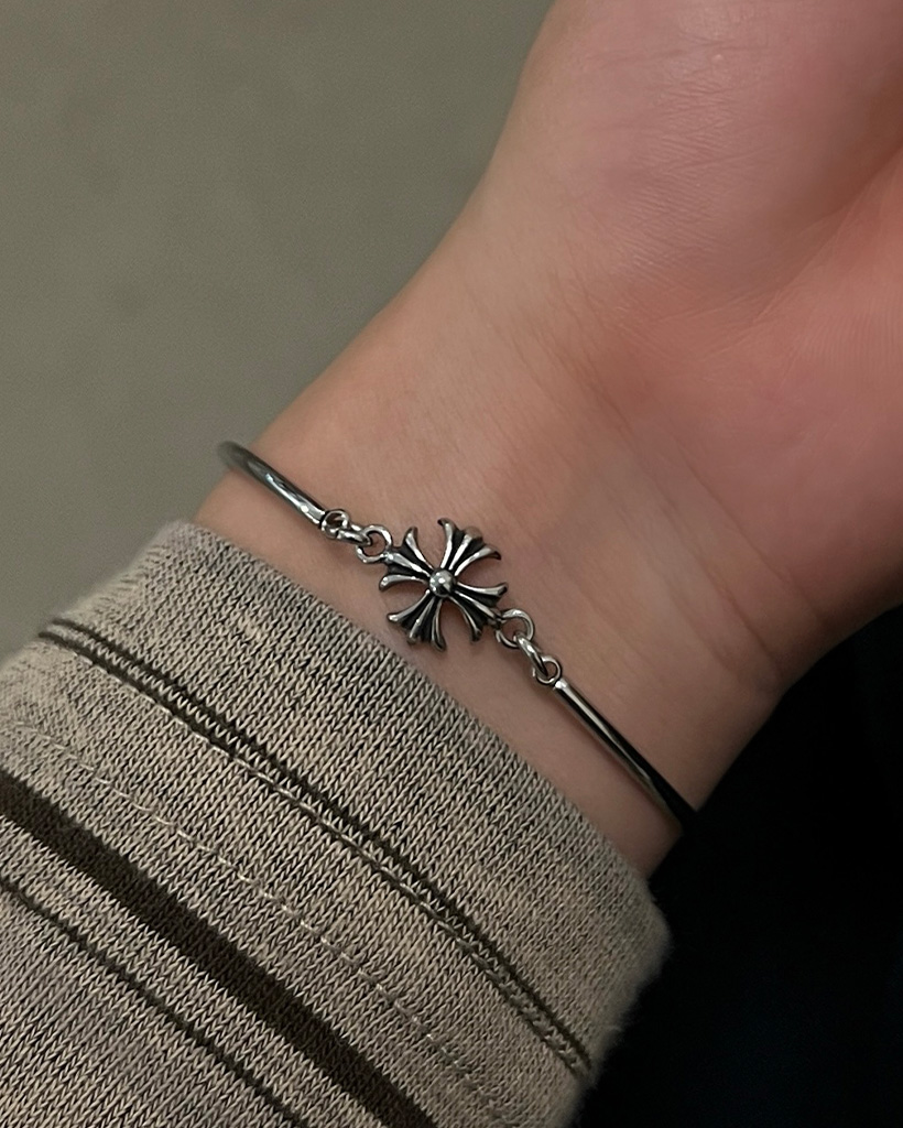 ハードブレスレット