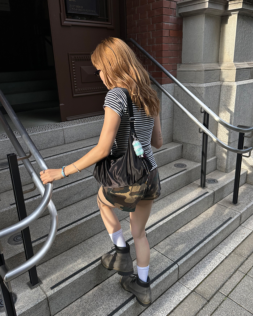 【FENNEC】MEDIUM HOBO [正規品] ミディアム ホーボーバッグ fennec X hoop] MEDIUM HOBO - BLACK | ファッション通販サイト NUGU