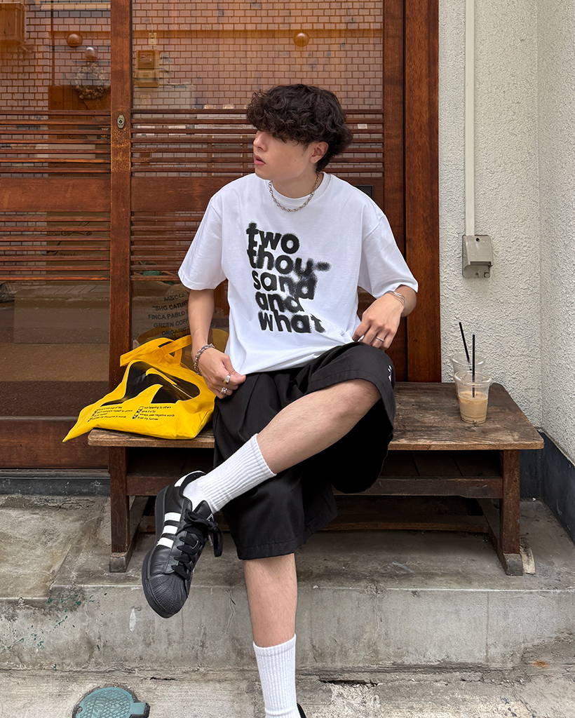 ユニセックス）ノイズレタリングハーフTシャツ | ファッション