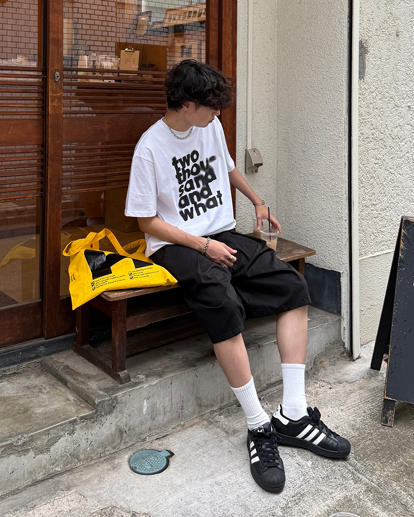 【xenoreport】BEHIND THE NOISE Tシャツ ユニセックス ユニセックス）ノイズレタリングハーフTシャツ | ファッション