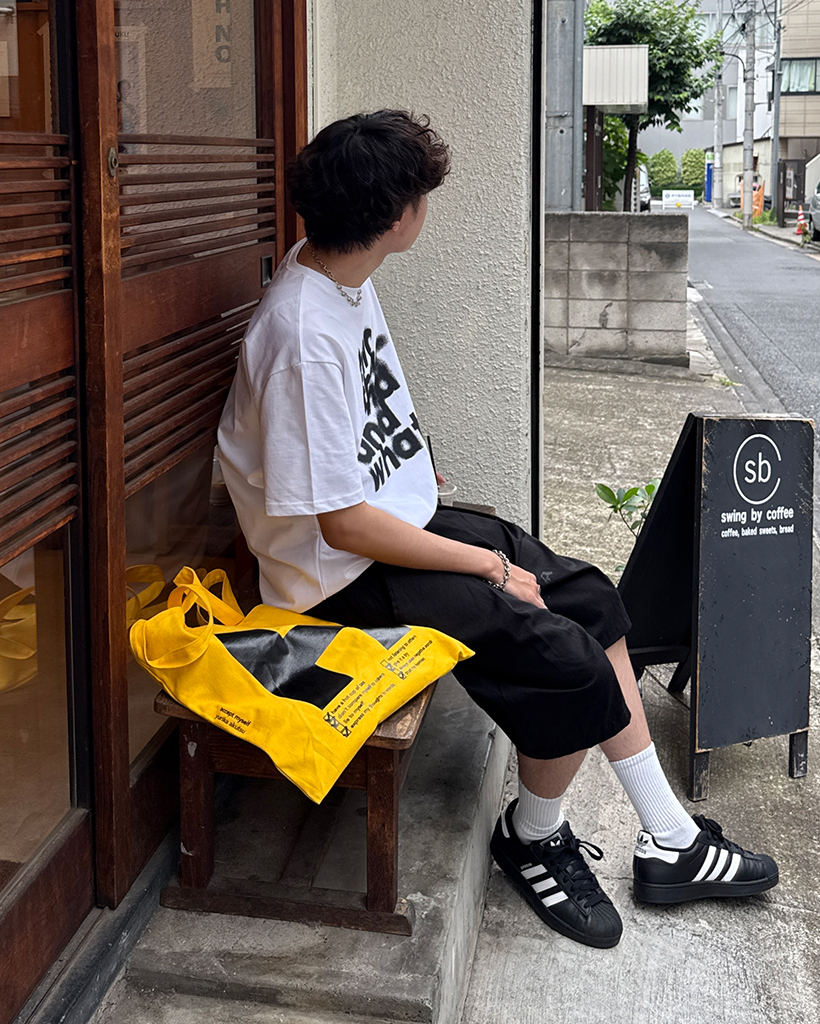 ユニセックス）ノイズレタリングハーフTシャツ | ファッション
