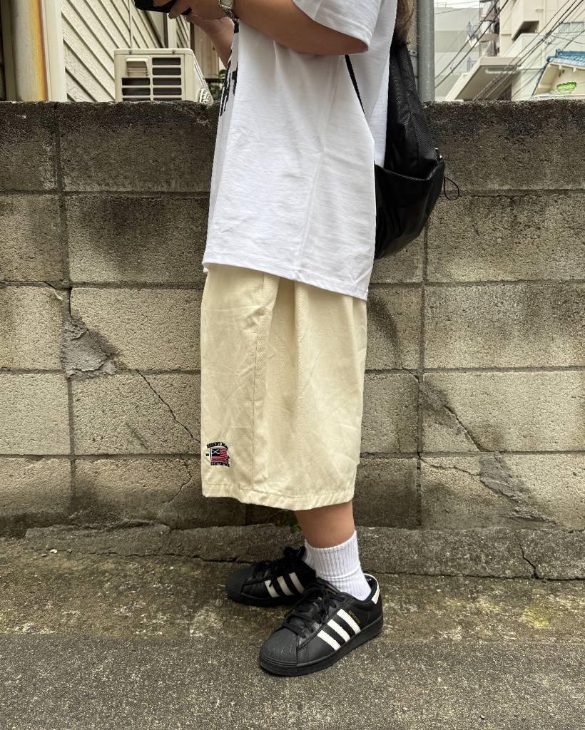 ユニセックス）センターインタックパッチバミューダパンツ
