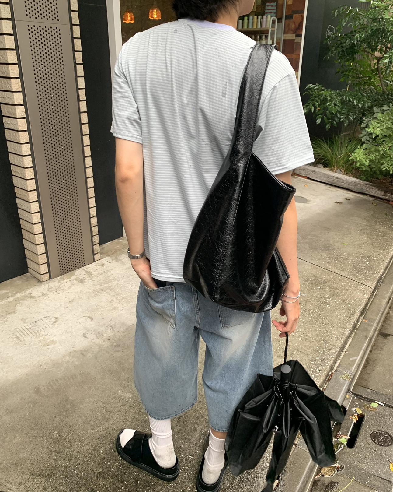 男の人胸元シングルショルダーバッグファッションカジュアル\" 男の人胸元シングルショルダーバッグファッションカジュアル