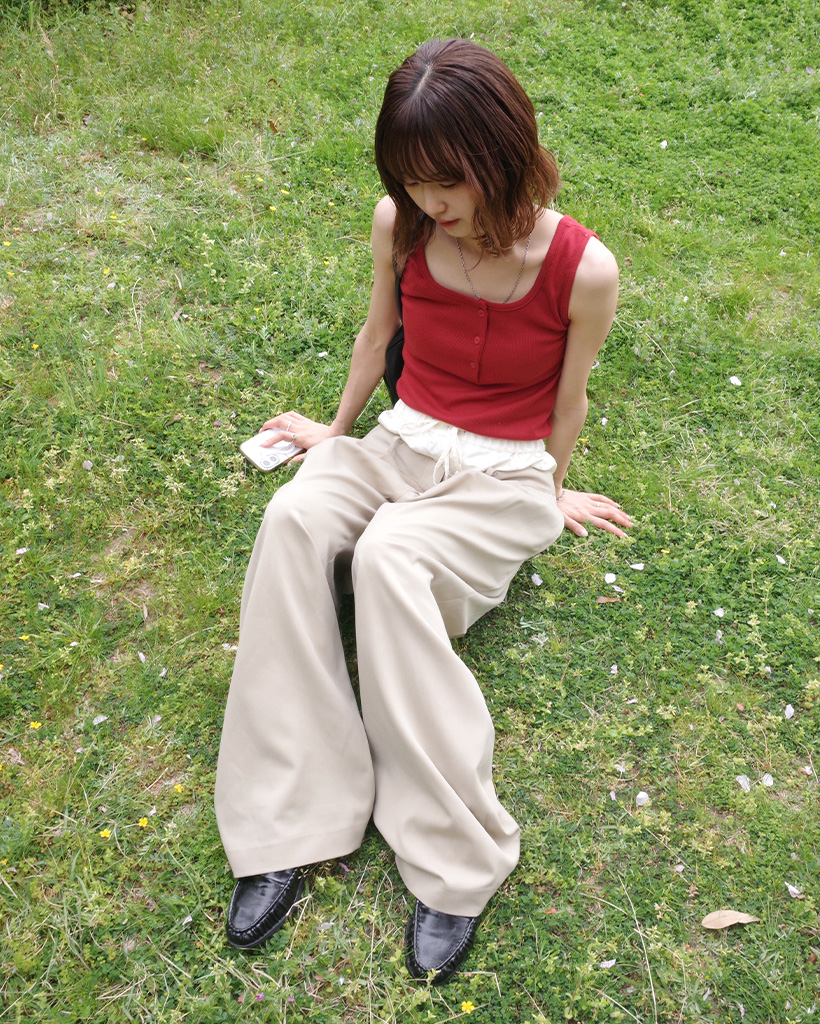 スクエアネックボタンスリーブレス