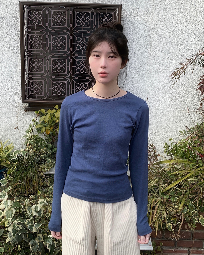 イージーラウンドTシャツ