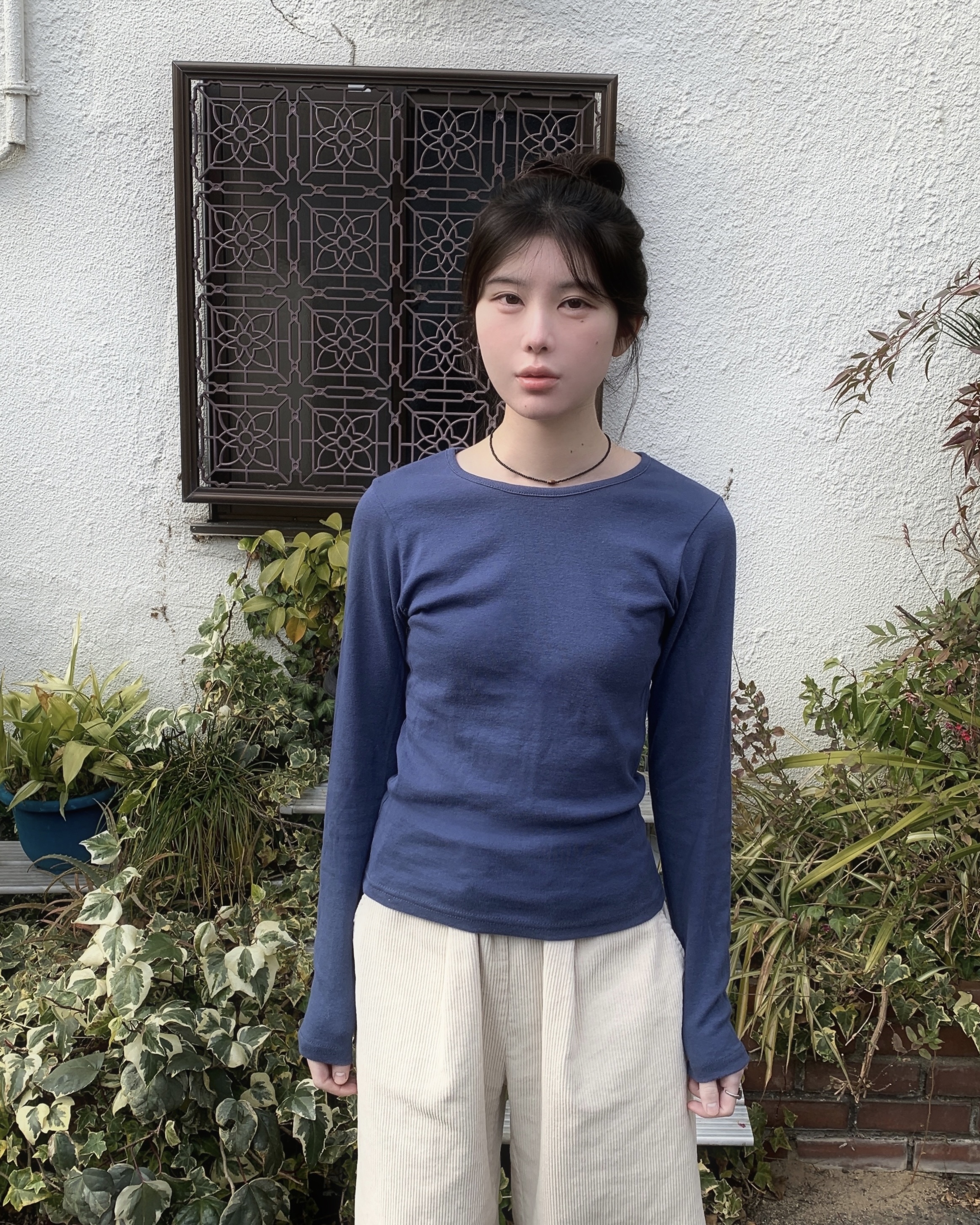 イージーラウンドTシャツ