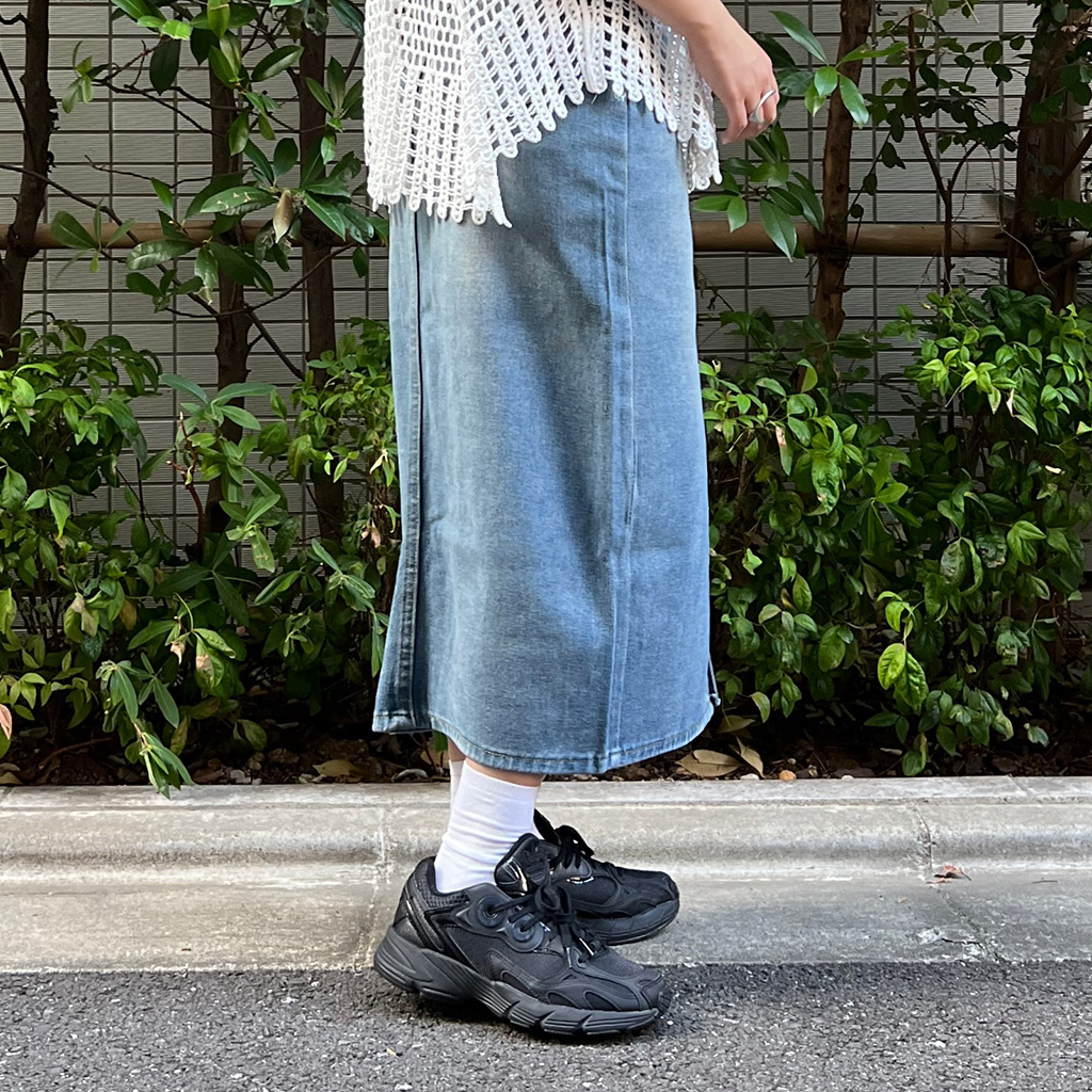 【新品未使用】ぬくぬくフロントスリットレギパン　2021AW 美品 yori ぬくぬくフロントスリットレギパン ブラック 黒
