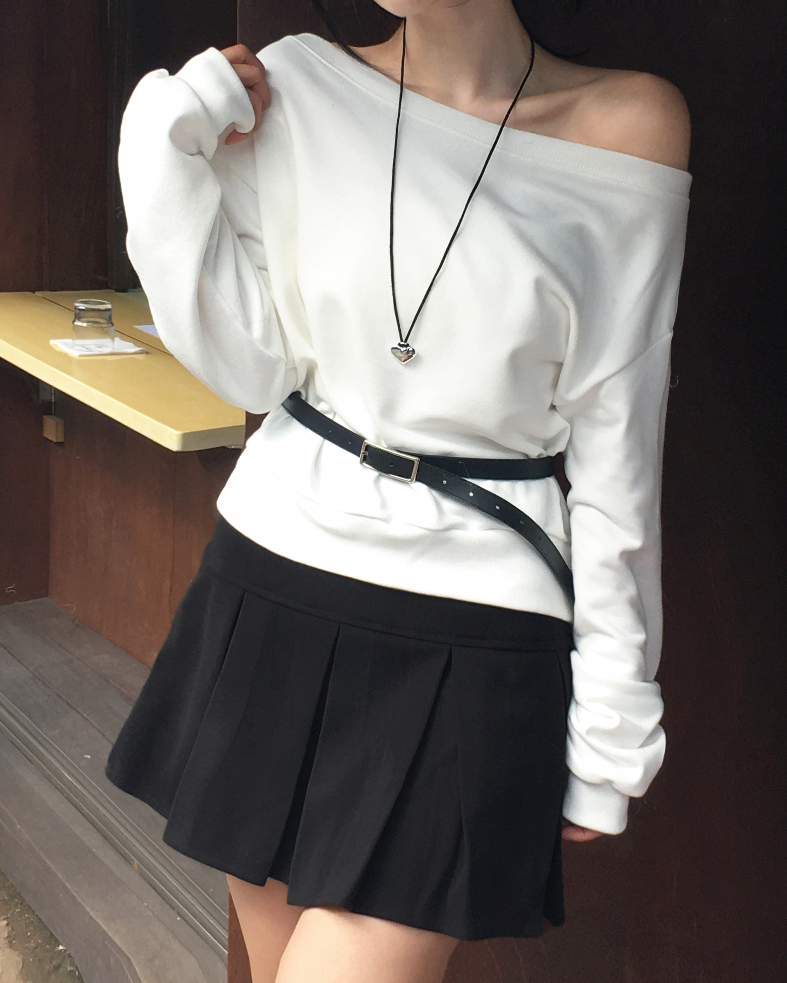 ボタン付き オフショルダー ニット | ファッション通販サイト NUGU