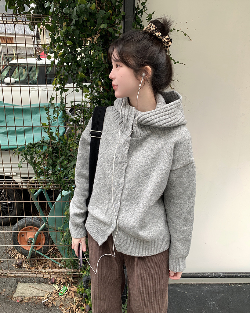 フードボタンカーディガン