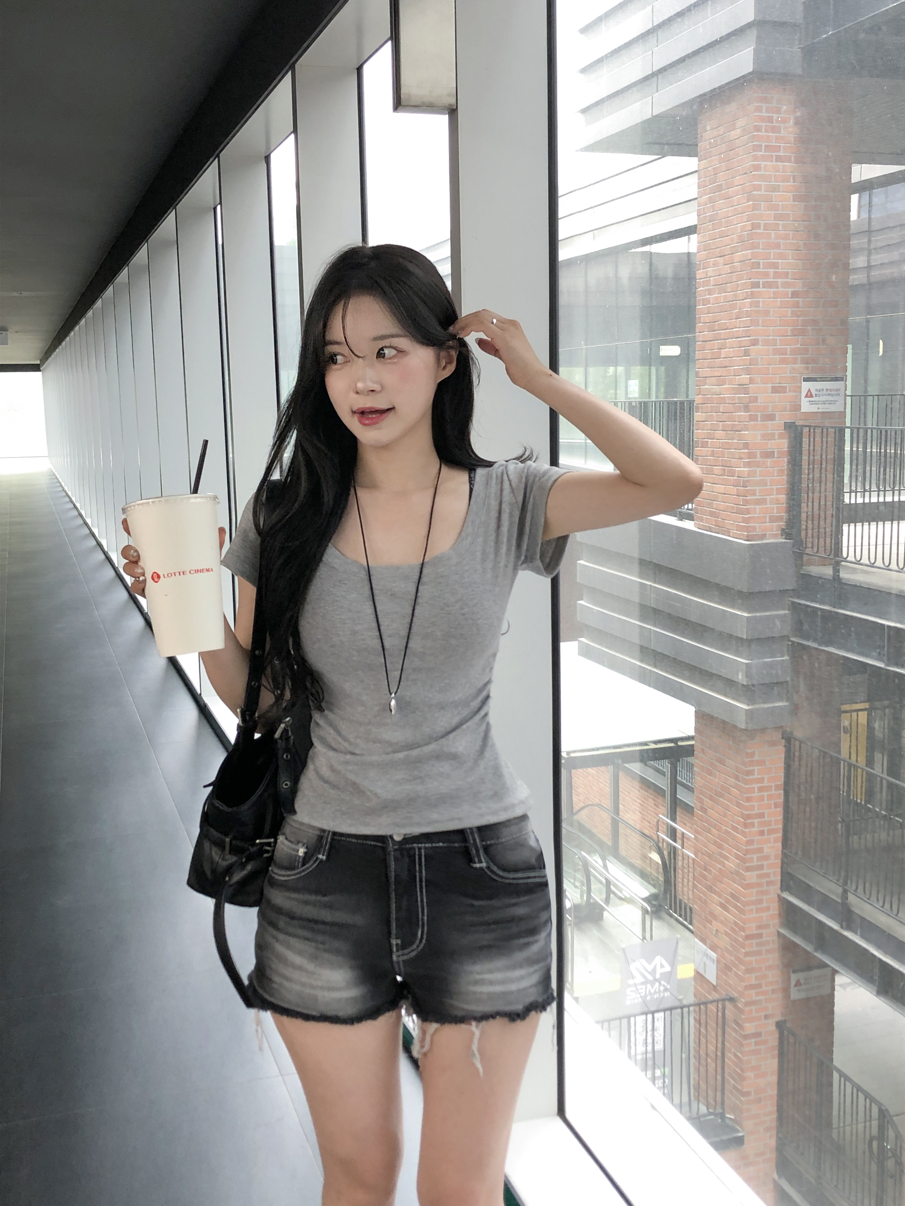 ローライズデニムショートパンツ | ファッション通販サイト NUGU