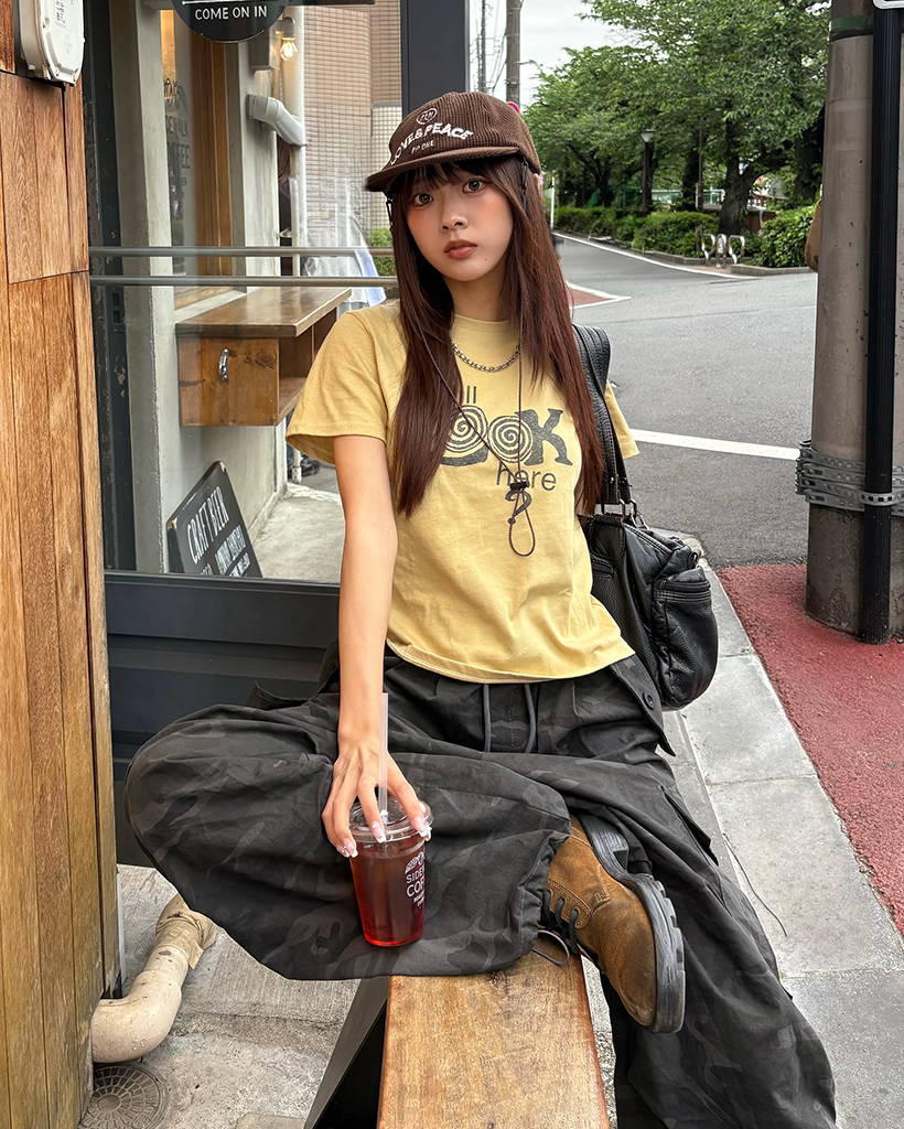 LOOKビンテージレタリングスリムハーフTシャツ