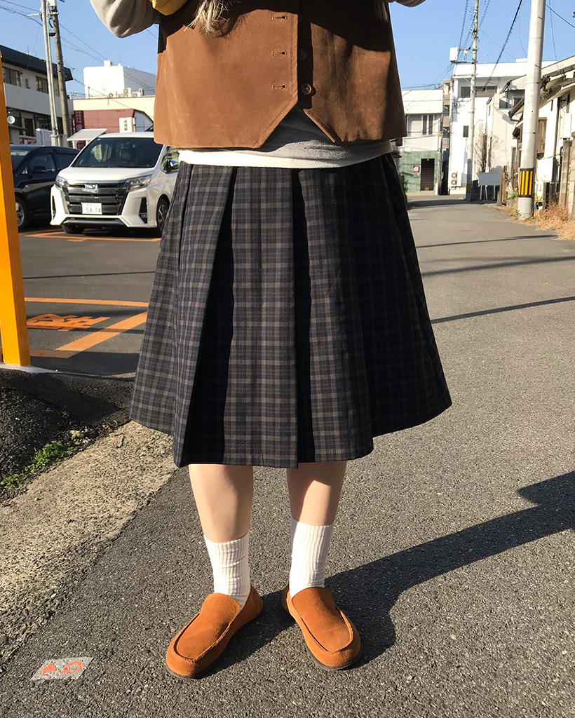 チェックプリーツミディスカート