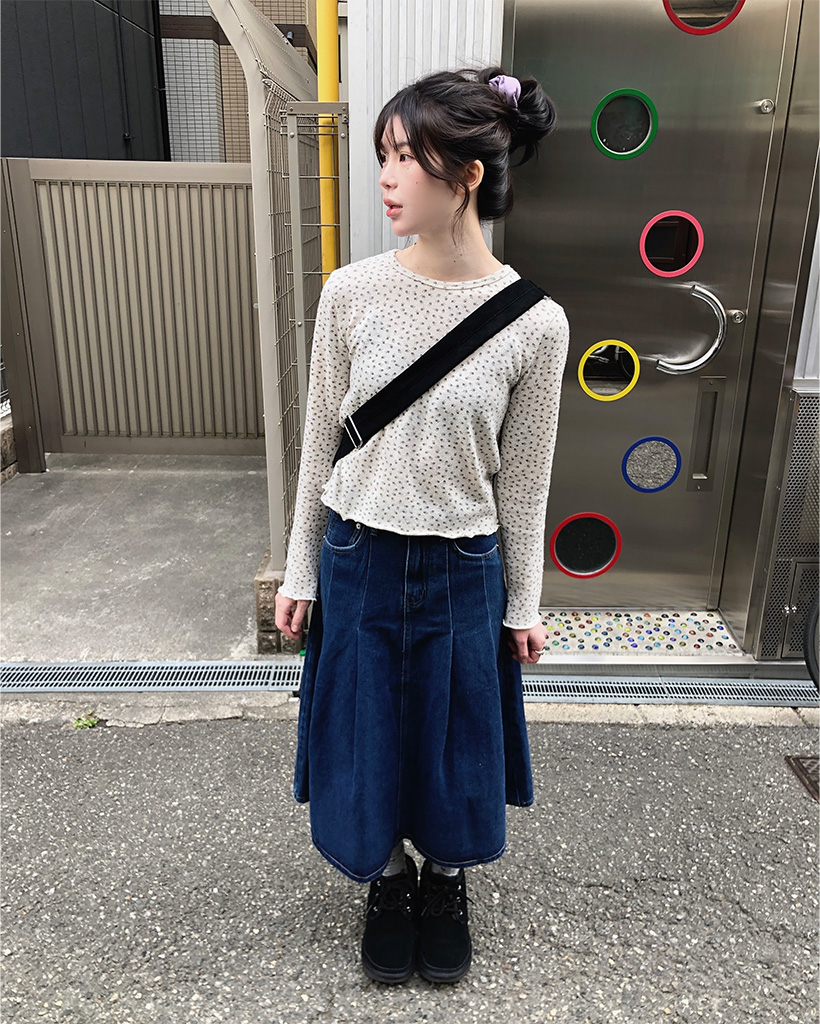 タック入りAラインデニムミドルスカート