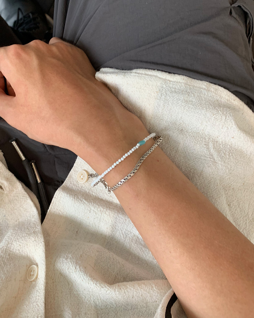 クリスタルビーズブレスレット