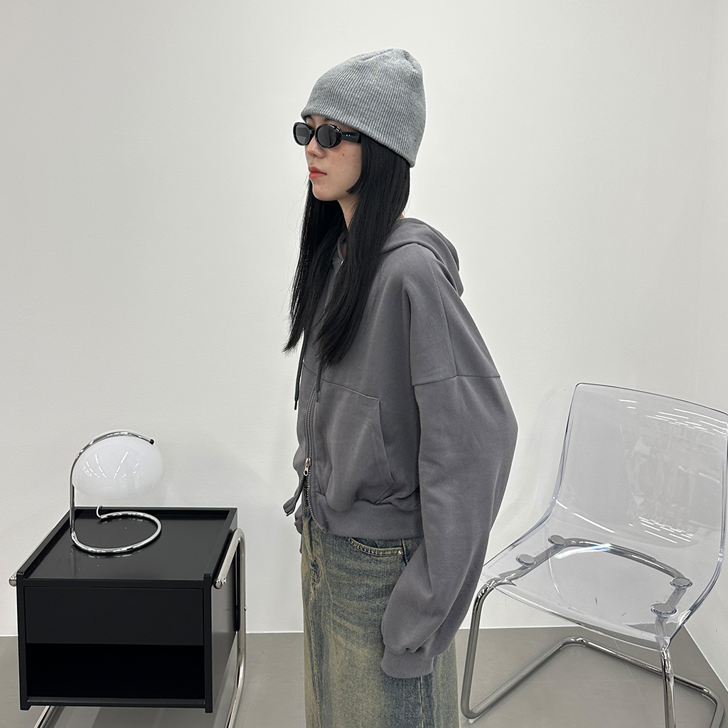 G.O.A. ベージュ フルジッパーパーカースカートセットと、Tシャツ2枚 G.O.A. ベージュ フルジッパーパーカースカートセットと、T