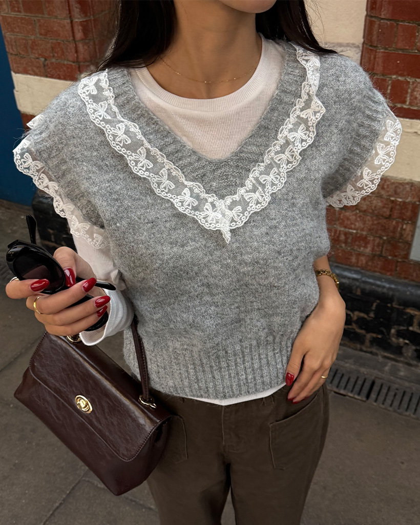 フリルレースVネックニットベスト | ファッション通販サイト NUGU