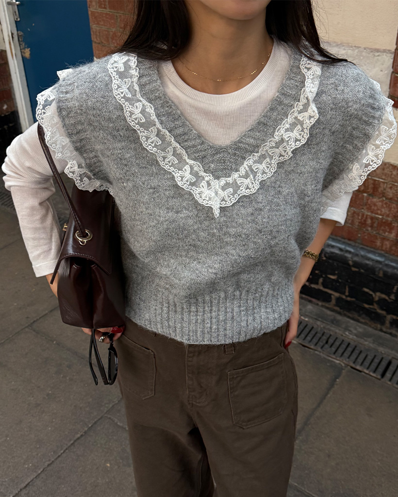 フリルレースVネックニットベスト | ファッション通販サイト NUGU