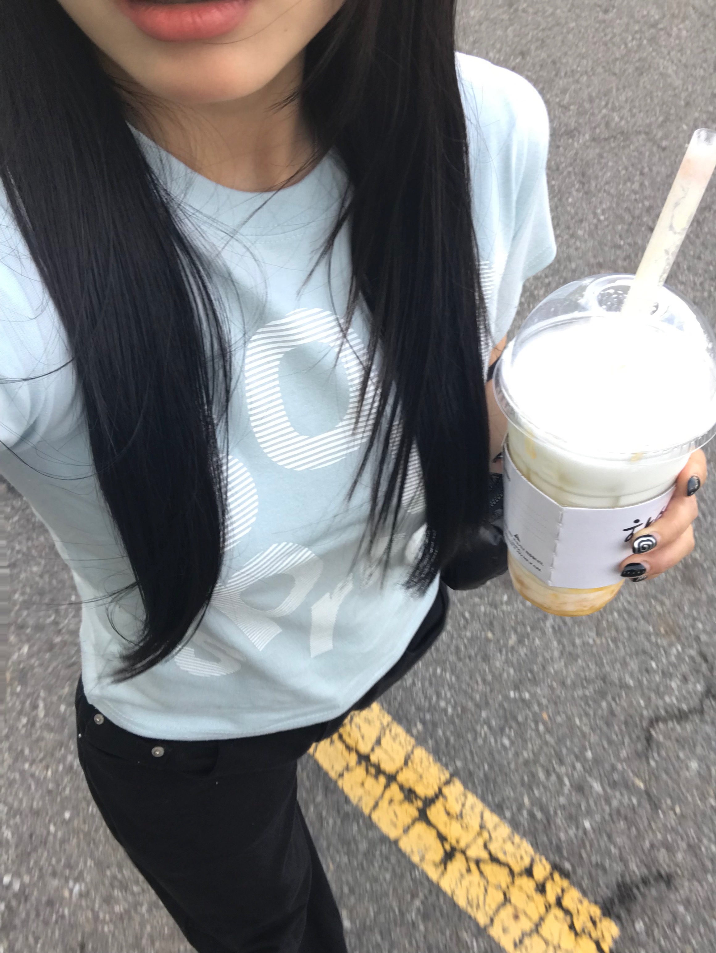 ラウンドネック半袖tシャツ