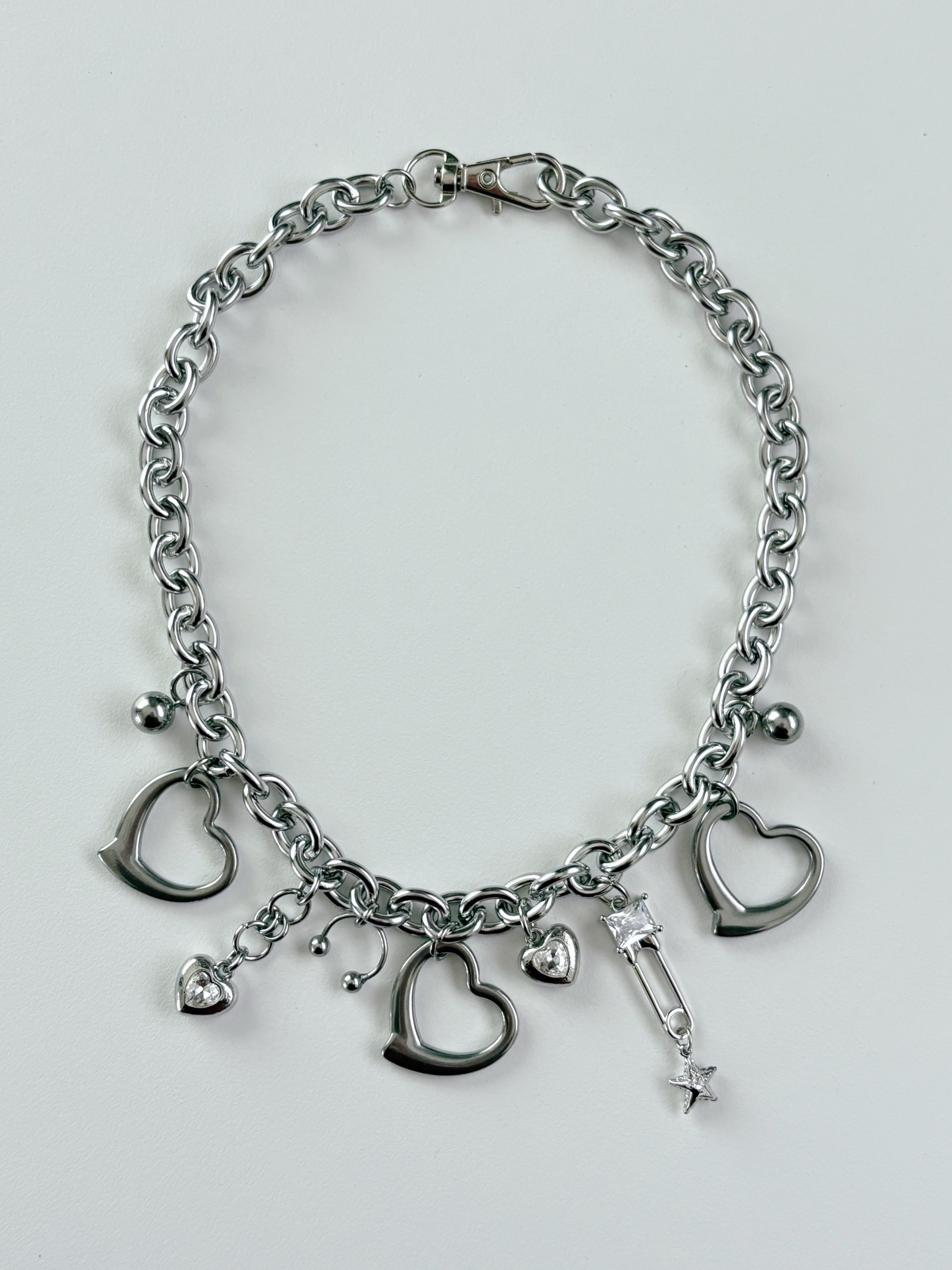 安全ピンネックレス