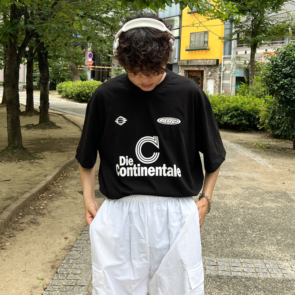 グラフィックのオーバーサイズTシャツ MONO-MART tシャツ アートグラフィックデザインオーバーサイズ