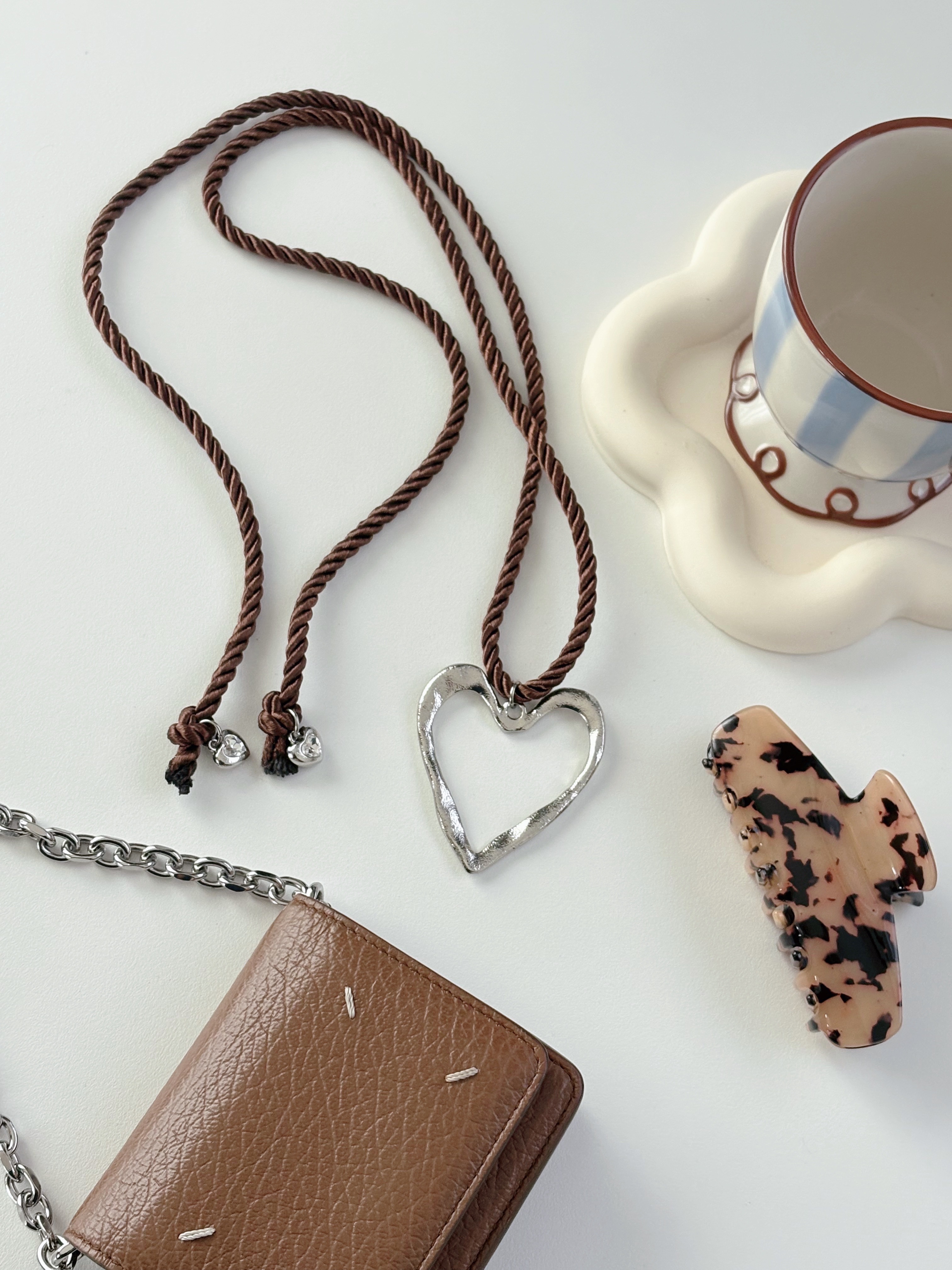 ブラウンロープネックレス