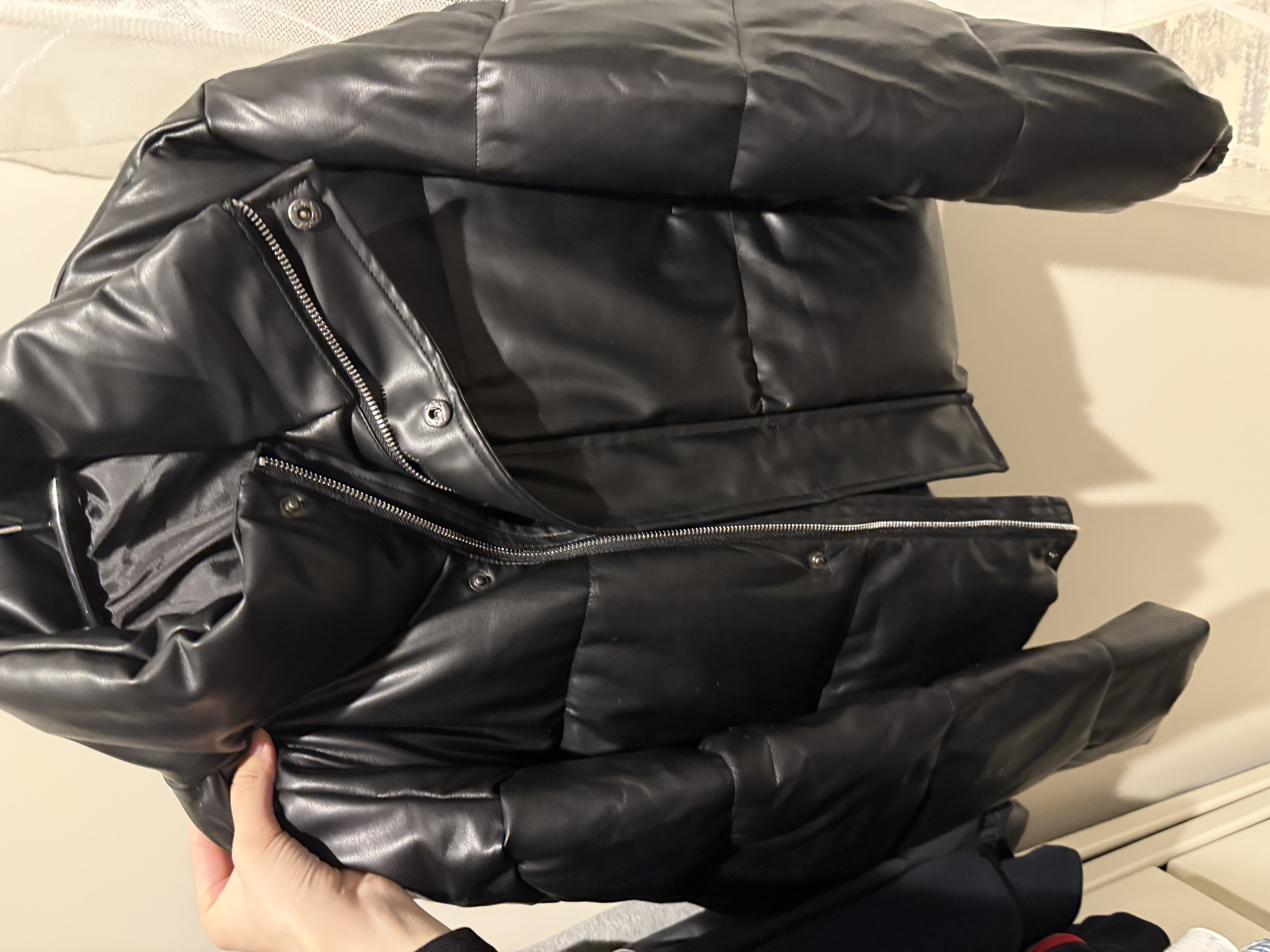 nugu レディース　ダウン　ショートダウン　フェイクレザー nugu レディースダウンショートダウンフェイクレザー