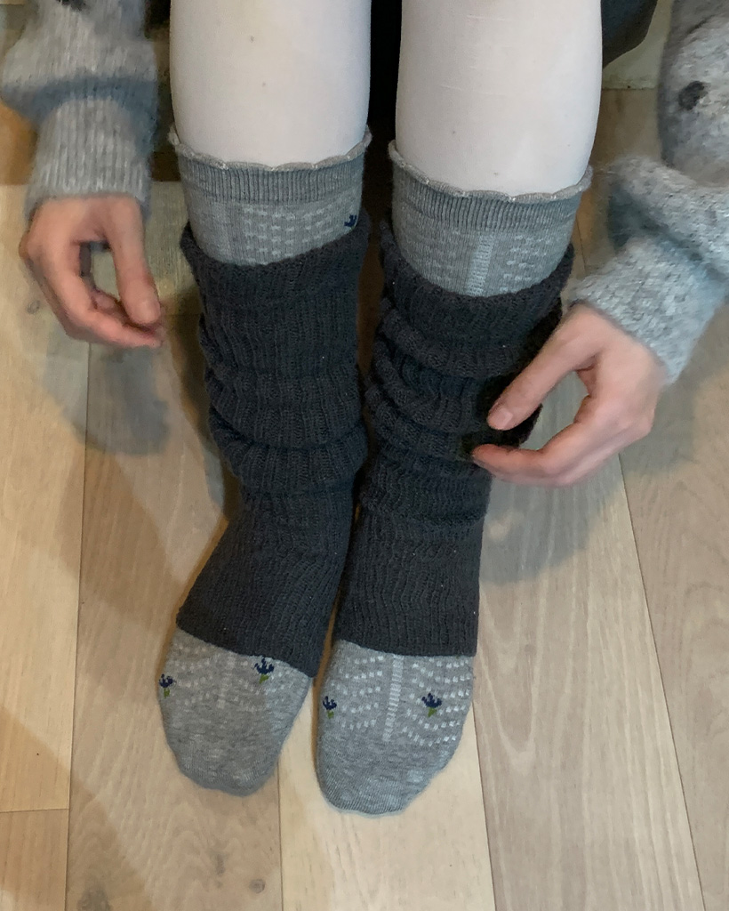 ギャザーレッグウォーマー