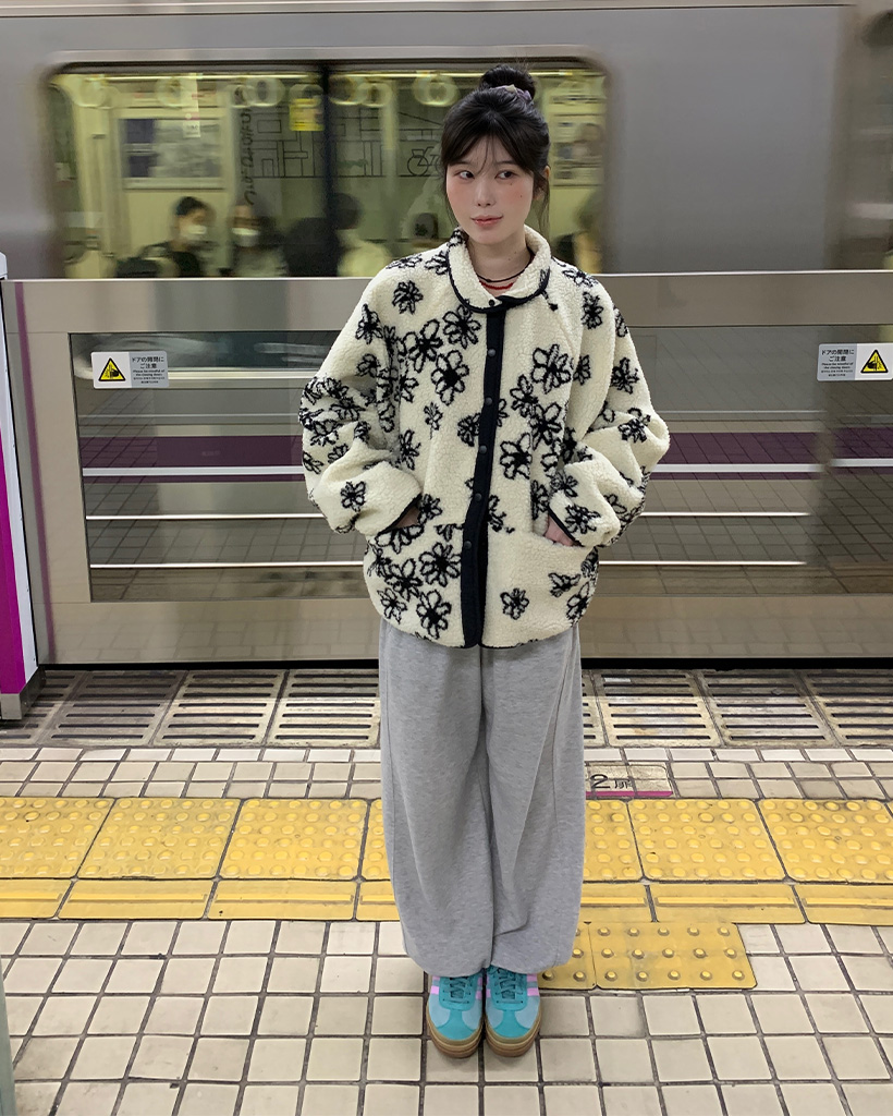 リバーシブルバイカラーボアフラワージャケット | ファッション通販