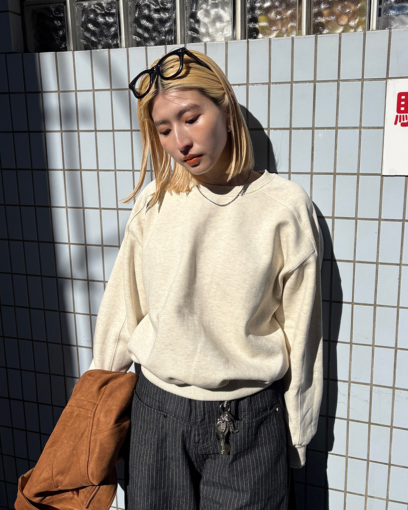 ラグランヨークショルダーセミクロップド裏起毛スウェット