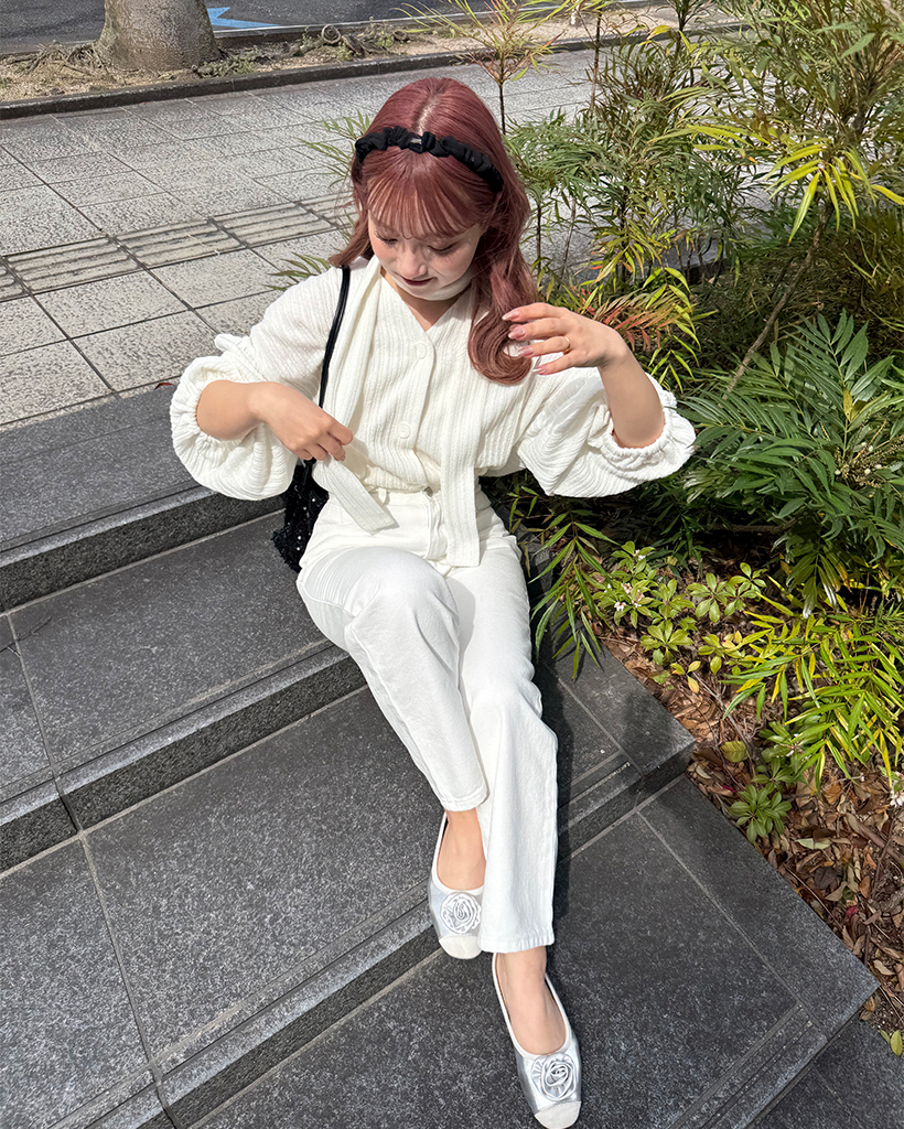 【新品タグ付】Blumarine ブルマリン　スワロフスキー　フリルトップス38 新品タグ付】Blumarine ブルマリン スワロフスキー フリル