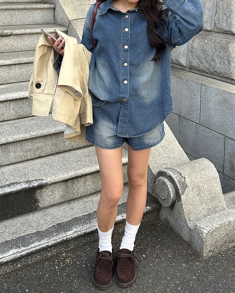ショートデニムシャツ CURVED-HEM SHORT-SLEEVED DENIM SHIRT カーブヘムショート