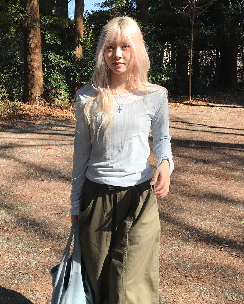 ラウンドネックロングスリーブTシャツ