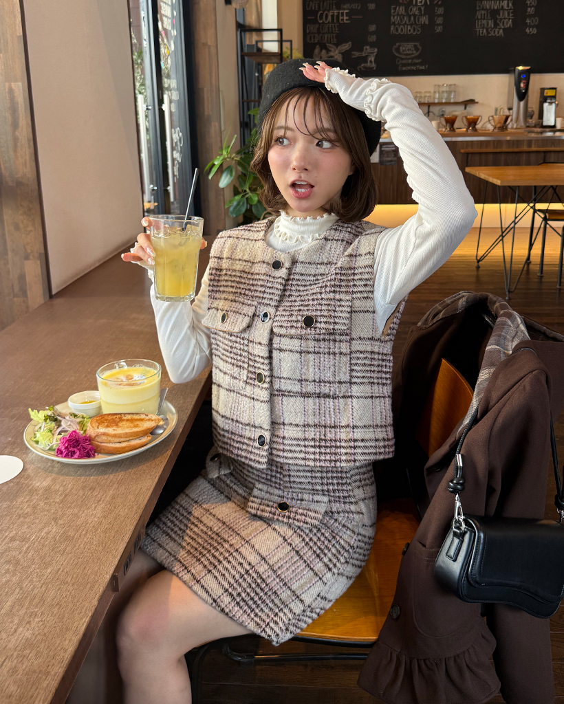 ナップツイードチェックベスト＆ミニスカートセットアップ