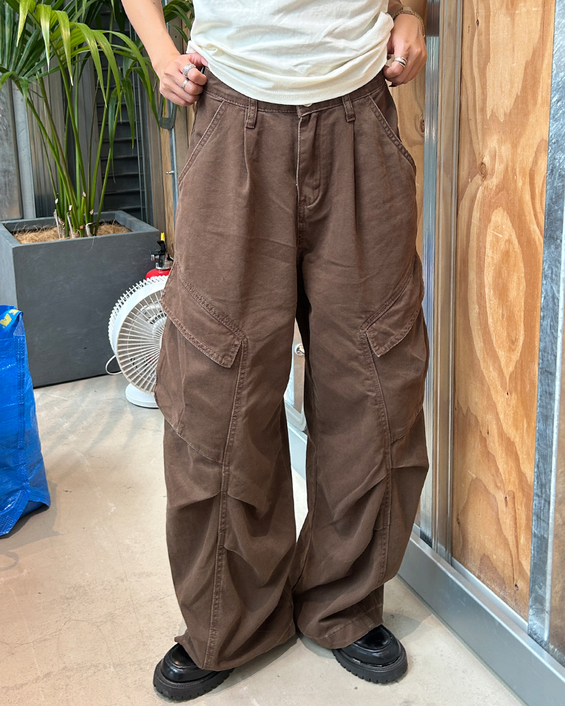 ✨極希少✨GUCCI 現行モデル シェリーライン GG ホワイト カーゴパンツ ✨極希少✨GUCCI 現行モデル シェリーライン GG ホワイト カーゴ