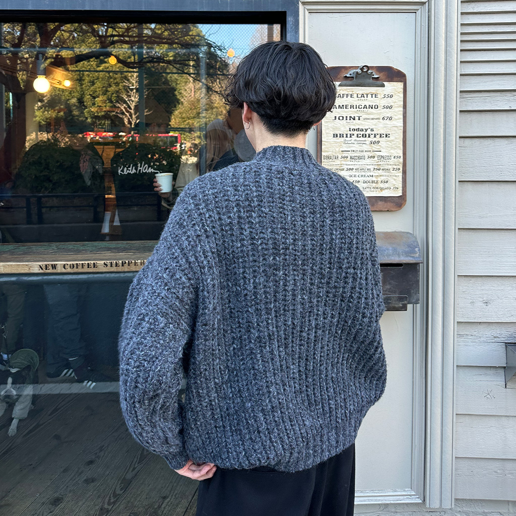 Yoke カーディガン　3G BACK ZIP RIB CREW NECK YOKE 20awより、3G BACK ZIP RIB CREW NECK BLUE GRAY style.2020.9.12