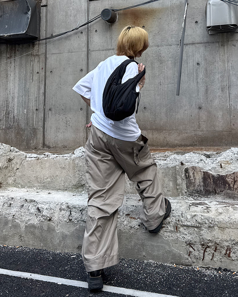 UNITED TOKYO スラックス パンツ セミワンタックワイドパンツ