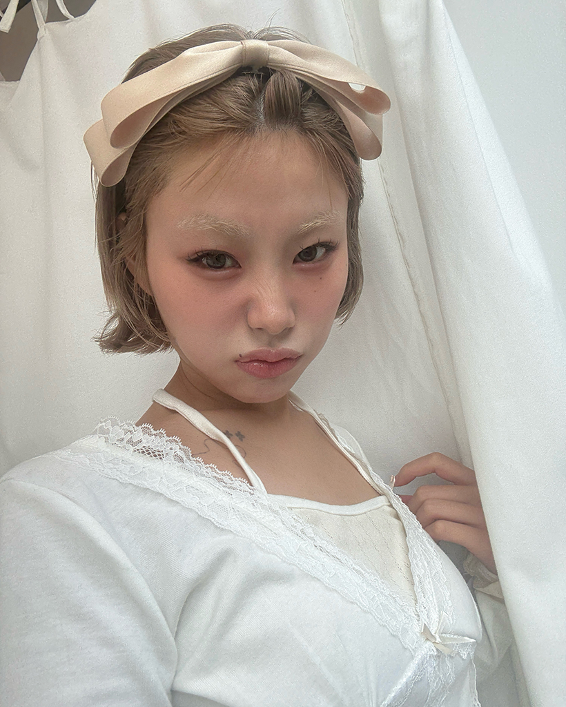 シンプルリボンカチューシャ