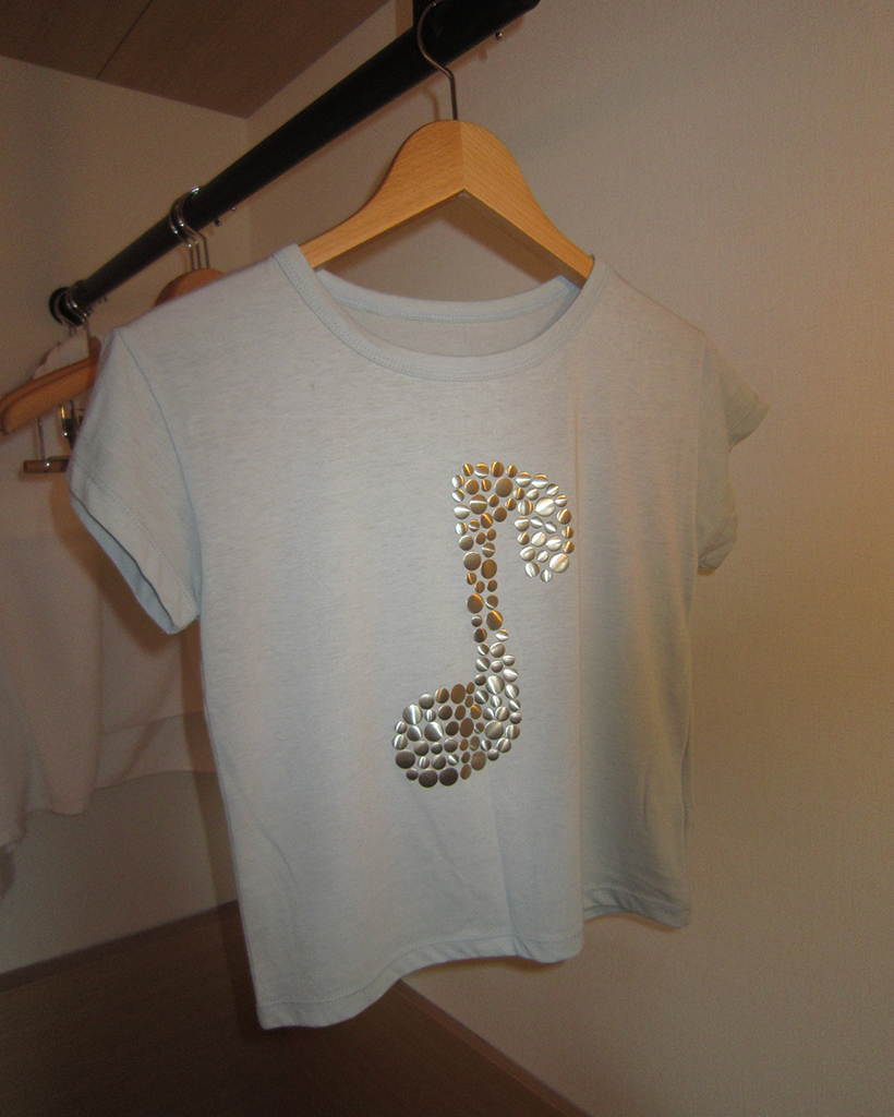 シルバーストーンスタッズオンプセミクロップドTシャツ