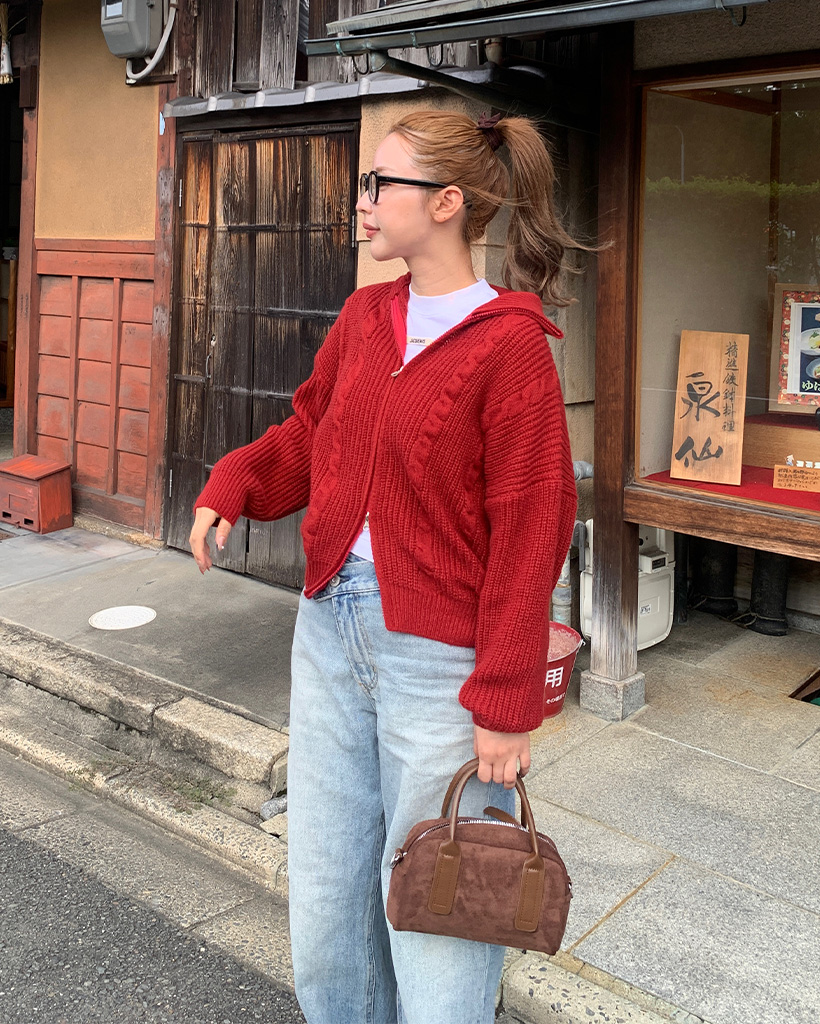 ケーブルハイネックハーフジップニット