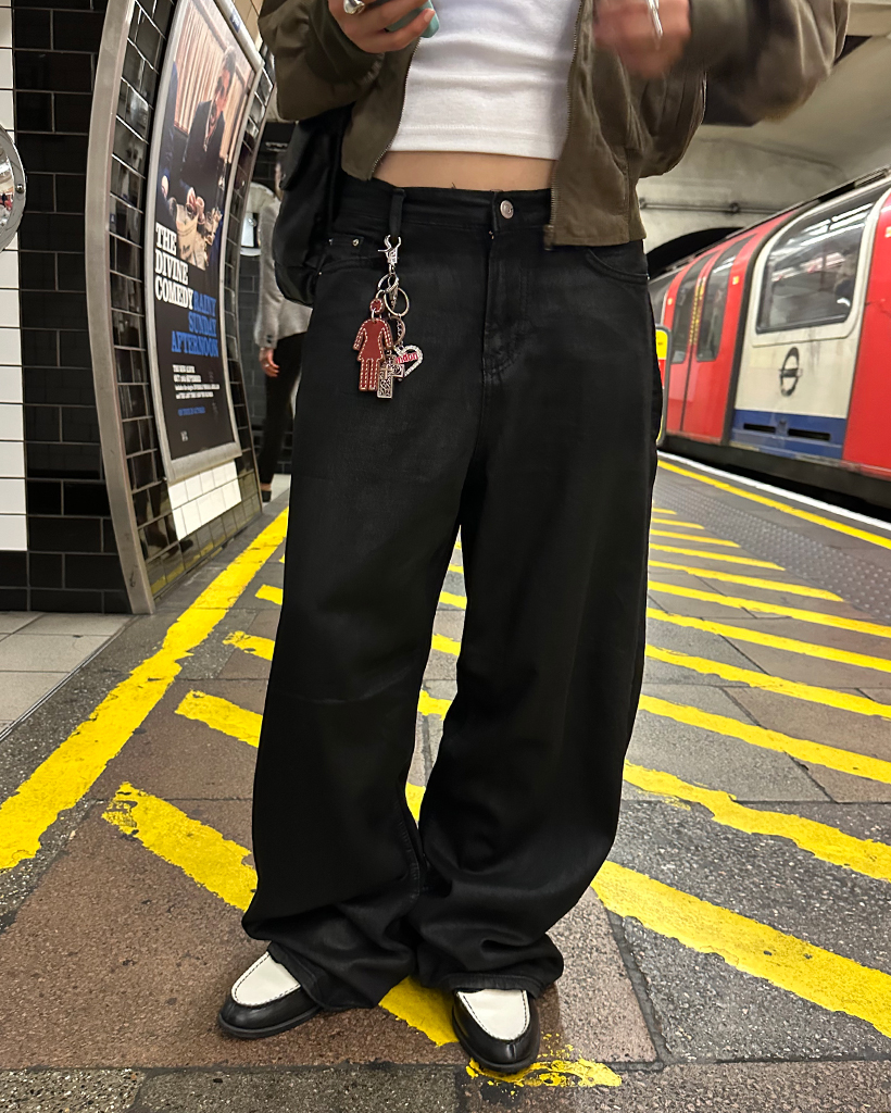 コーティングブラックバギーデニムパンツ | ファッション通販