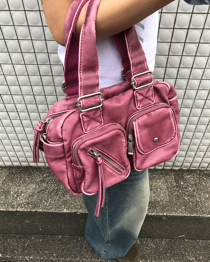 美品　バーバリー　ブルーレーベル　ボストンバッグ　y2k ダブルポケット　肩掛け FREE STYLISTS ショルダーバッグ バッグ Y2K フロント 2ポケット