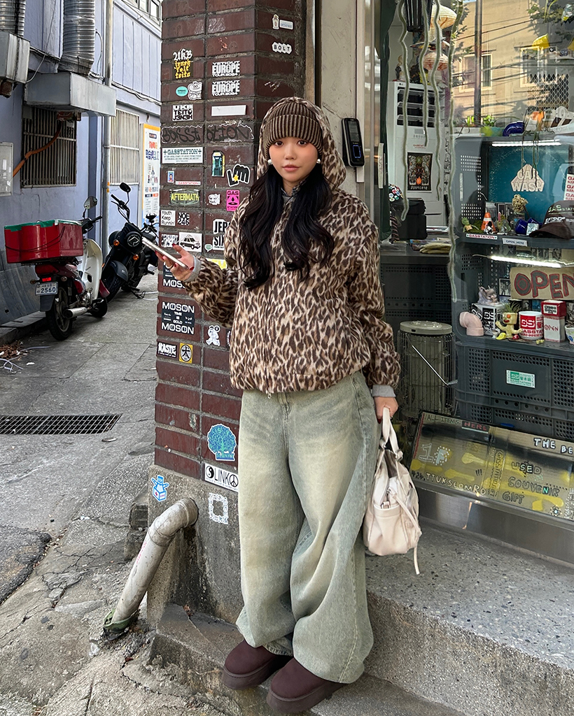 ユニセックス）ファーレオパードパターンジップアップパーカー