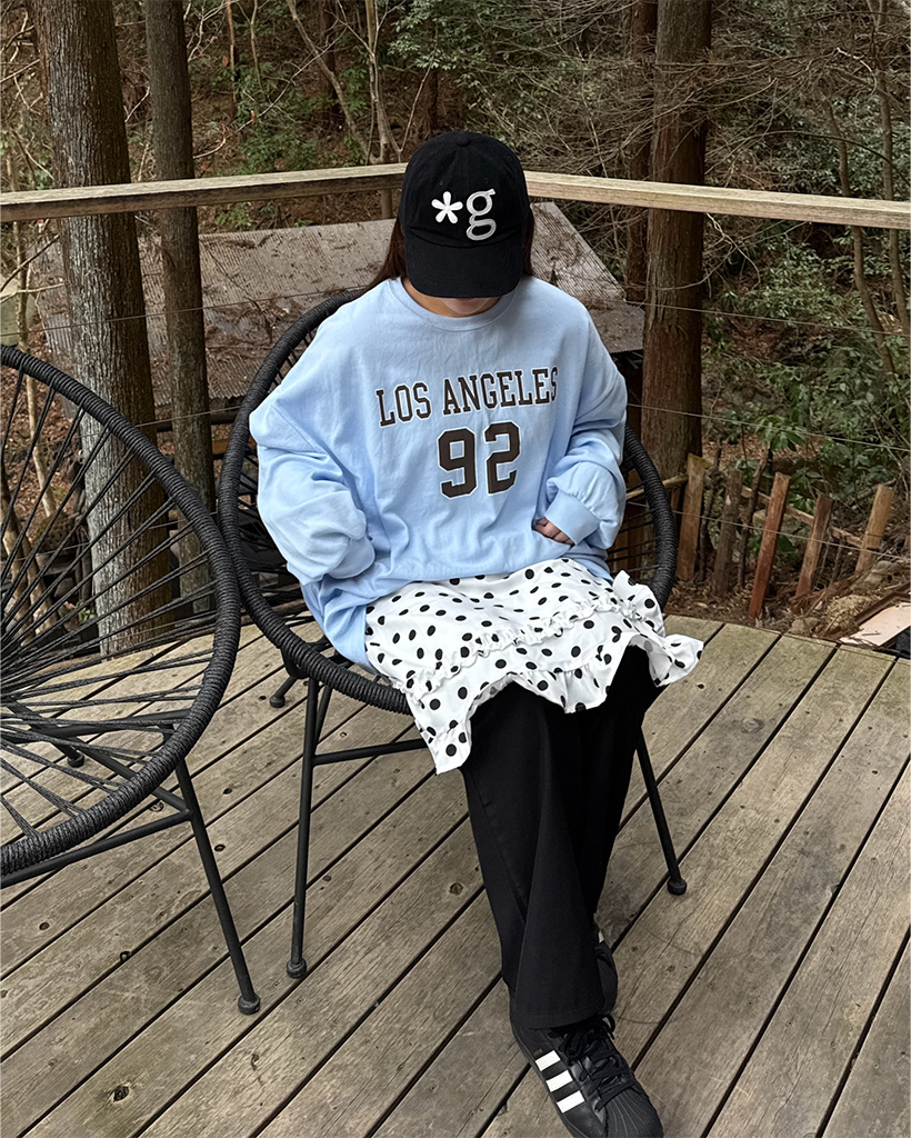 （ユニセックス）LAレタリングスウェットシャツ