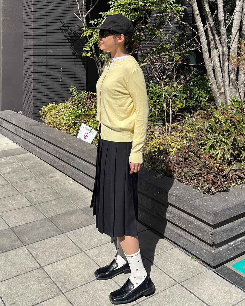 プリーツミディスカート